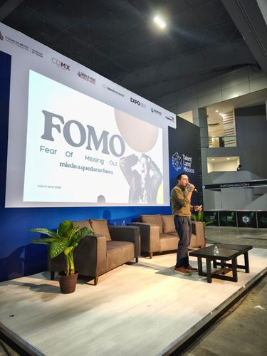 El impacto del FOMO en tu bienestar: estrategias para recuperar tu tranquilidad